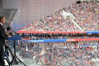 Während des Eröffnungspiels war Russlands Präsident Wladimir Putin noch im Stadion zugegen.