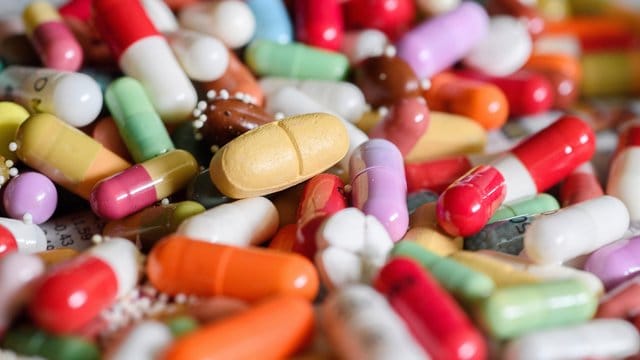 2016 haben Versicherte der Barmer 1860 verschiedene Wirkstoffe verschrieben bekommen. 2016 haben Versicherte der Barmer 1860 verschiedene Wirkstoffe verschrieben bekommen.