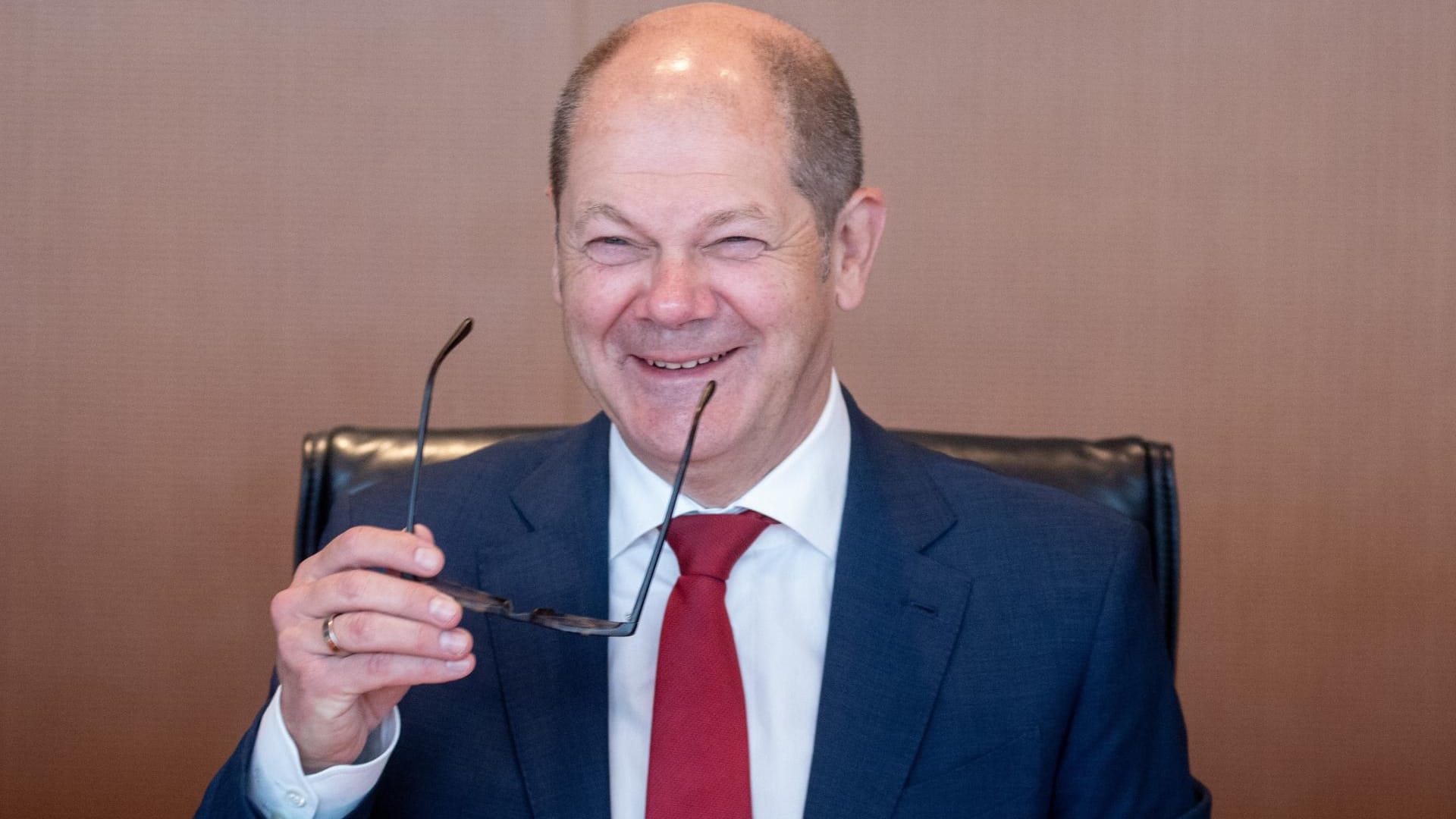 Olaf Scholz: Der Finanzminister hat seinen Haushalt durchs Kabinett bekommen. Olaf Scholz: Der Finanzminister hat seinen Haushalt durchs Kabinett bekommen.