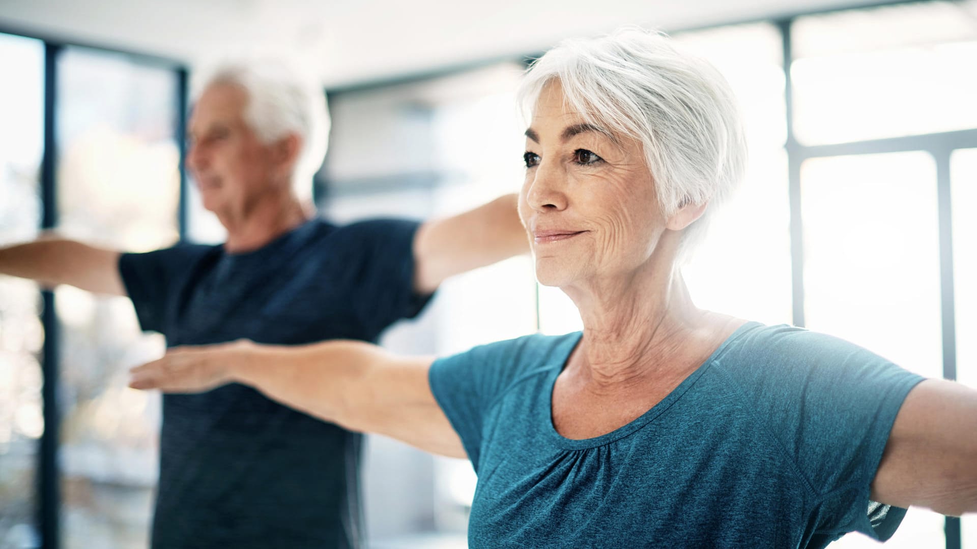 Senioren machen Sport: Auch im Alter hilft es der Motivation, gemeinsam zu trainieren.