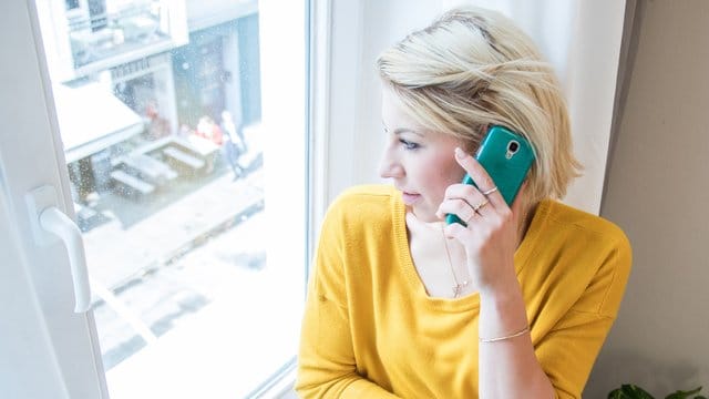 In wenigen Schritten lässt sich mit der geeingeten Technik ein Smartphone in ein Festnetztelefon umfunktionieren. In wenigen Schritten lässt sich mit der geeingeten Technik ein Smartphone in ein Festnetztelefon umfunktionieren.
