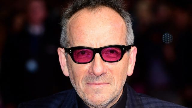 Elvis Costello hat seine Kräfte überschätzt.