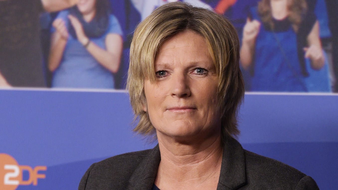 Die ZDF-Sportreporterin Claudia Neumann: Sie wurde nach Einsätzen als Kommentatorin bei der WM in Russland im Netz massiv attackiert Die ZDF-Sportreporterin Claudia Neumann: Sie wurde nach Einsätzen als Kommentatorin bei der WM in Russland im Netz massiv attackiert