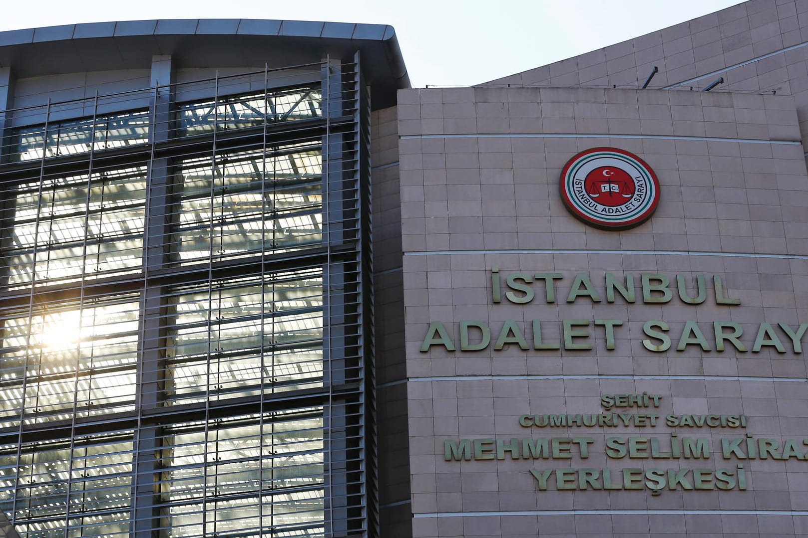 Das Gerichtsgebäude in Istanbul: Insgesamt 30 Journalisten der mittlerweile eingestellten Zeitung "Zaman" wurden vor Gericht gestellt.