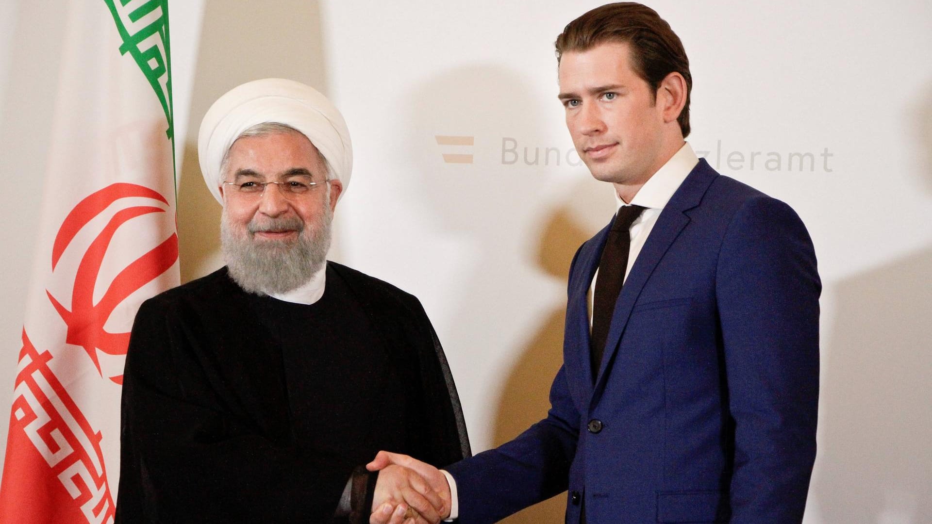 Irans Präsident Rohani zu Besuch bei Österreichs Kanzler Sebastian Kurz: Die Visite nutzte er, um zu behaupten, dass Israel hinter dem "Islamischen Staat" stehe.