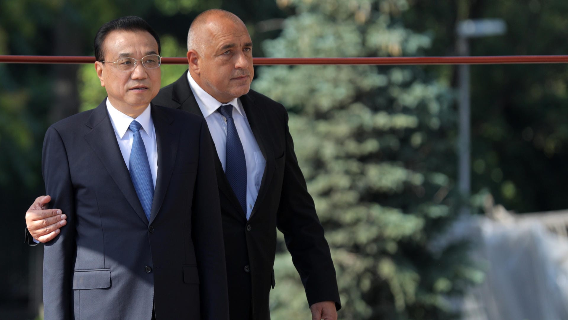 Chinas Nähe wird gesucht: Der bulgarische Premier Bojko Borissov mit seinem chinesischen Amtskollegen Li Keqiang am Freitag in Sofia.