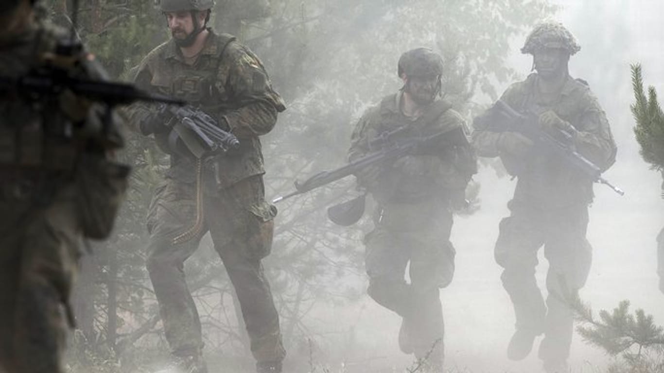 Nato-Soldaten aus Deutschland beim Manöver Saber Strike im litauischen Pabrade.