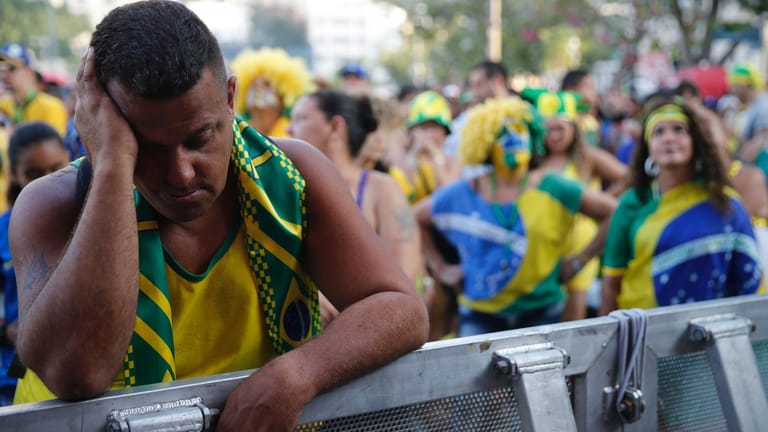 Frust beim Pubic Viewing: Die Fans in Brasilien sind enttäuscht.