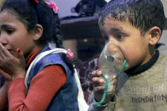 Bei Angriffen der syrischen Armee auf die letzte verbliebene Rebellenhochburg in Ost-Ghuta waren Dutzende Menschen getötet worden.