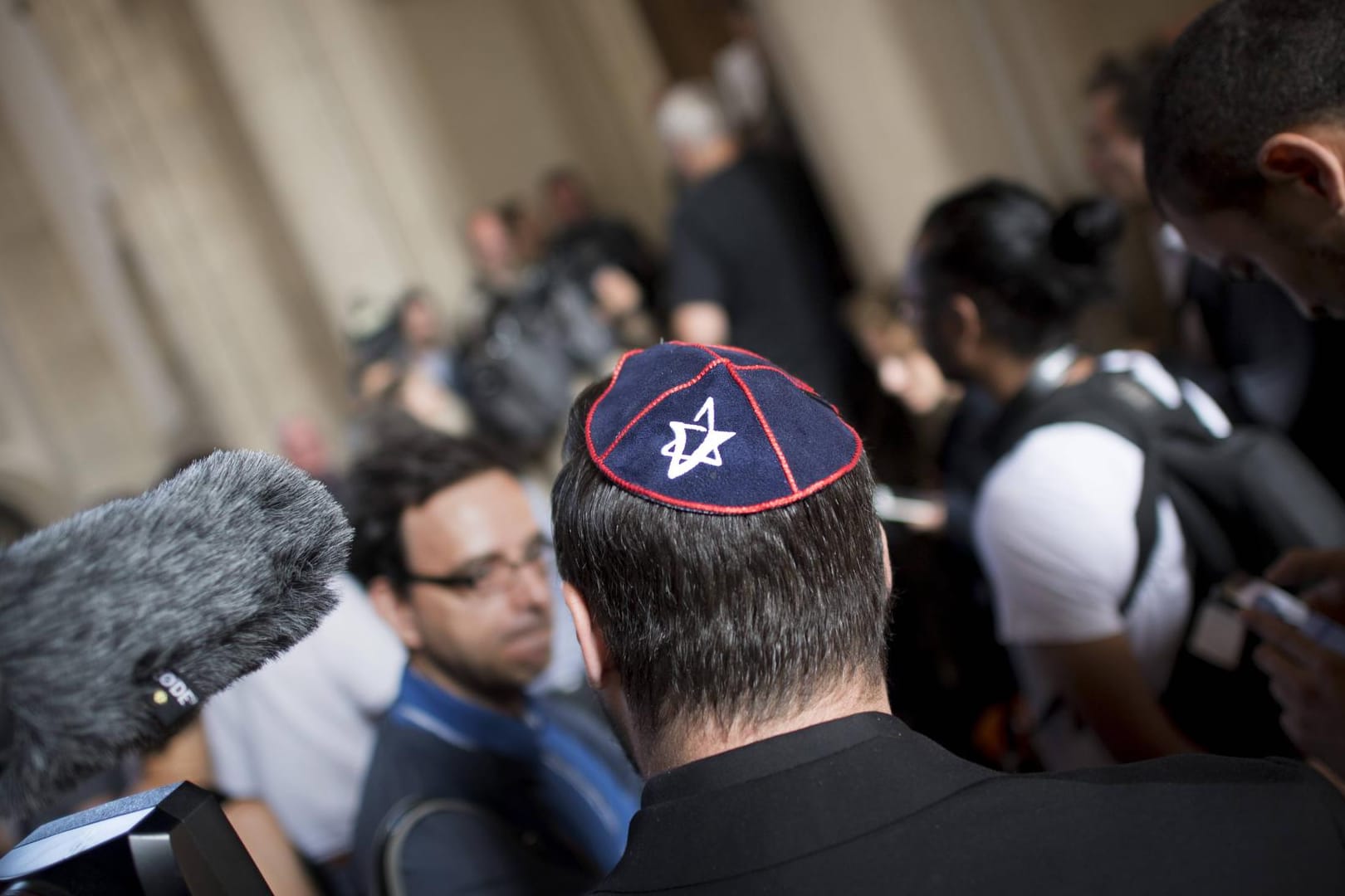 Mann mit Kippa im Berliner Amtsgerichts Tiergarten-Moabit: Der Angriff auf einen Kippa-tragenden Israeli hatte über Deutschland hinaus Aufsehen erregt.