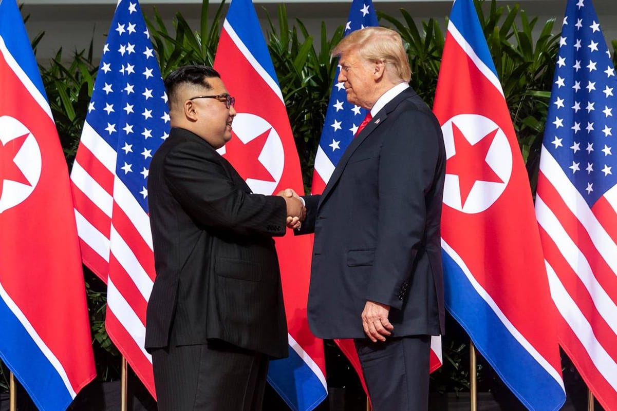 US-Präsident Donald Trump und Nordkoreas Machthaber Kim. Nachdem beim Treffen im Juni eigentlich eine atomare Abrüstung Koreas beschlossen wurde, ist der Deal wieder auf der Kippe.