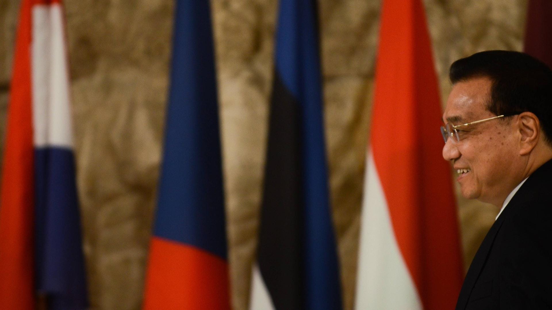 Chinas Ministerpräsident Li Keqiang beim Treffen in Sofia, Bulgarien. Angesicht der Strafzölle der US-Regierung sucht China neue Handelspartner. Und hat sie im Osten Europas gefunden. Chinas Ministerpräsident Li Keqiang beim Treffen in Sofia, Bulgarien. Angesicht der Strafzölle der US-Regierung sucht China neue Handelspartner. Und hat sie im Osten Europas gefunden.