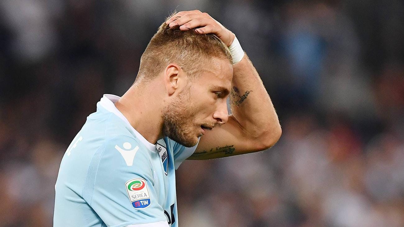 Ciro Immobile: Der Stürmer von Lazio Rom kam bei einem Messer-Angriff mit dem Schrecken davon. Ciro Immobile: Der Stürmer von Lazio Rom kam bei einem Messer-Angriff mit dem Schrecken davon.