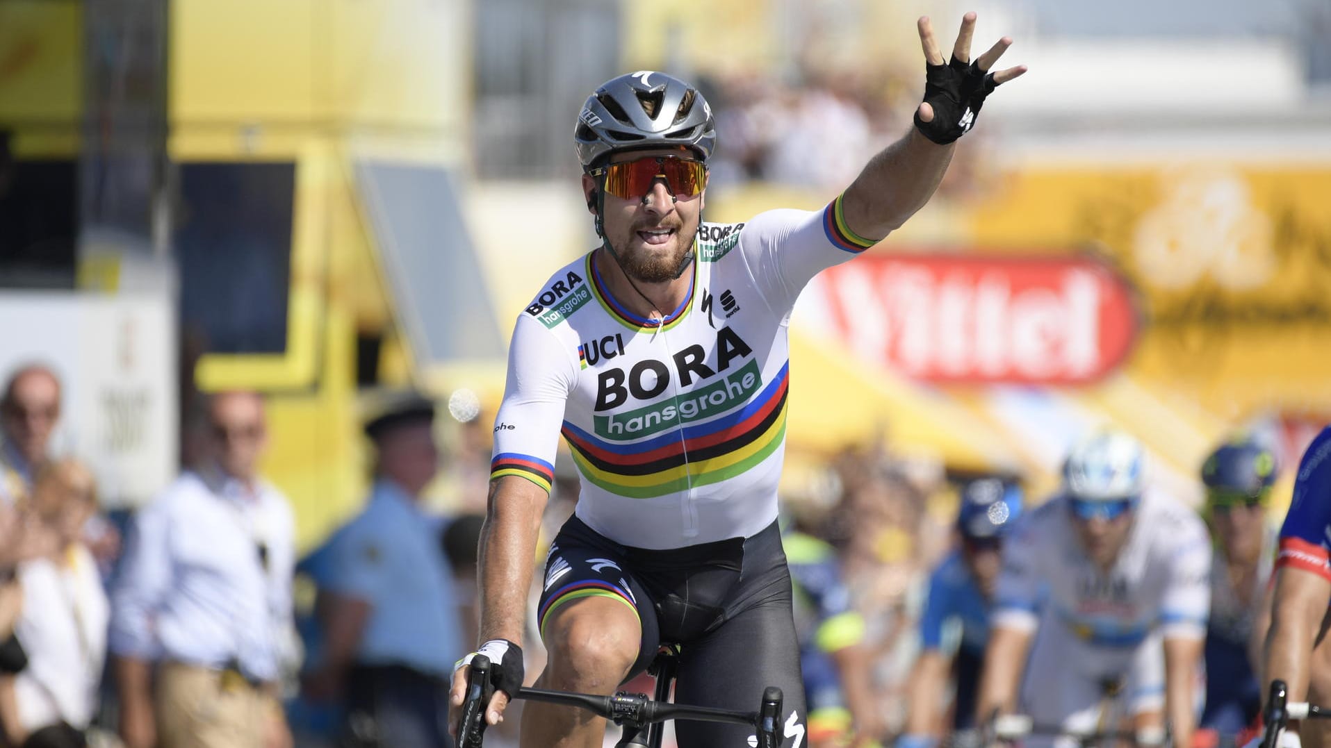 Siegreich: Sagan im Ziel bei der 2. Tour-Etappe.