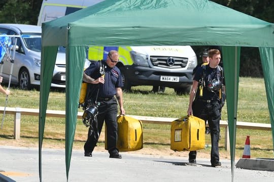 Die Polizei hat sechs Areale in Amesbury und im 13 Kilometer entfernten Salisbury abgesperrt, in denen sich das vergiftete Paar kurz vor den ersten Symptomen aufhielt.