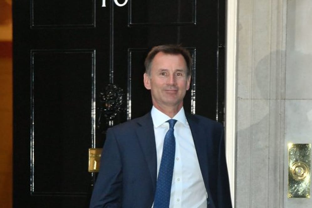 Jeremy Hunt, neuer Außenminister von Großbritannien, verlässt die 10 Downing Street.