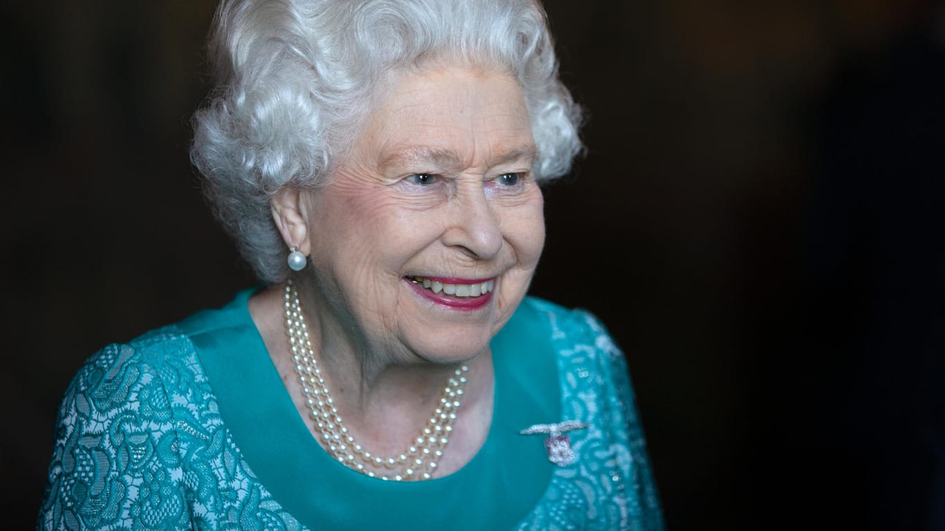 Queen Elizabeth II.: Sie bekommt die Taufe von Prinz Louis nicht in ihrem Terminkalender unter.