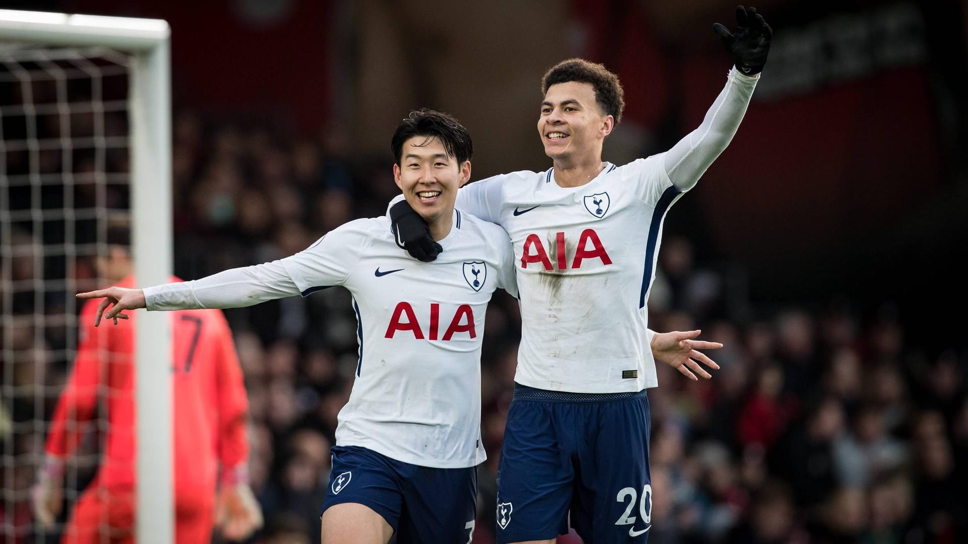 Premier-League-Match zwischen Bournemouth und Tottenham Hotspurs: Facebook schnappt sich Übertragungsrechte. Premier-League-Match zwischen Bournemouth und Tottenham Hotspurs: Facebook schnappt sich Übertragungsrechte.