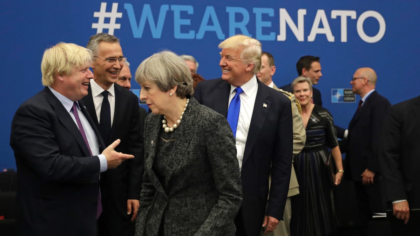 Auf dem Nato-Gipfel in Brüssel treffen führende Politiker der Mitgliedsstaaten zusammen: "Mindestens" zwei Prozent ihrer Wirtschaftsleistung muss jedes Nato-Mitglied aus Trumps Sicht für Verteidigung ausgeben.