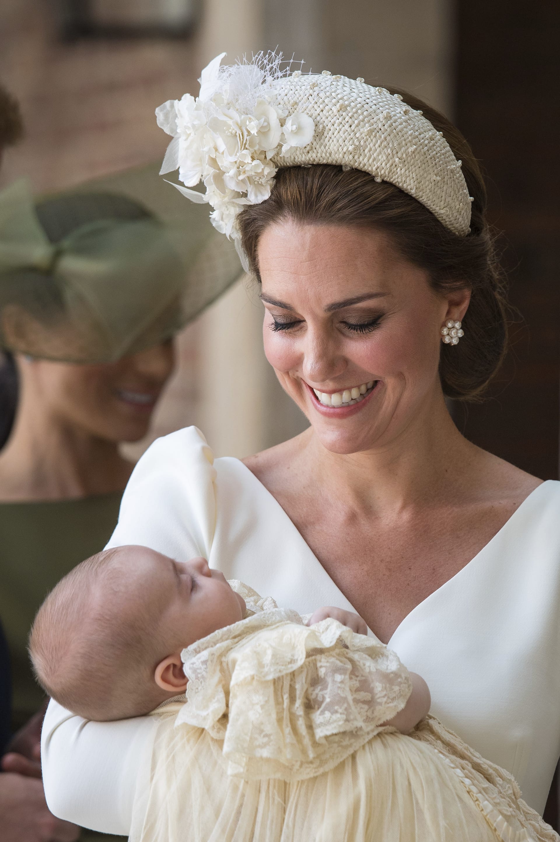 Herzogin Kate: Liebevoll hält sie ihren kleinen Sohn Louis im Arm.