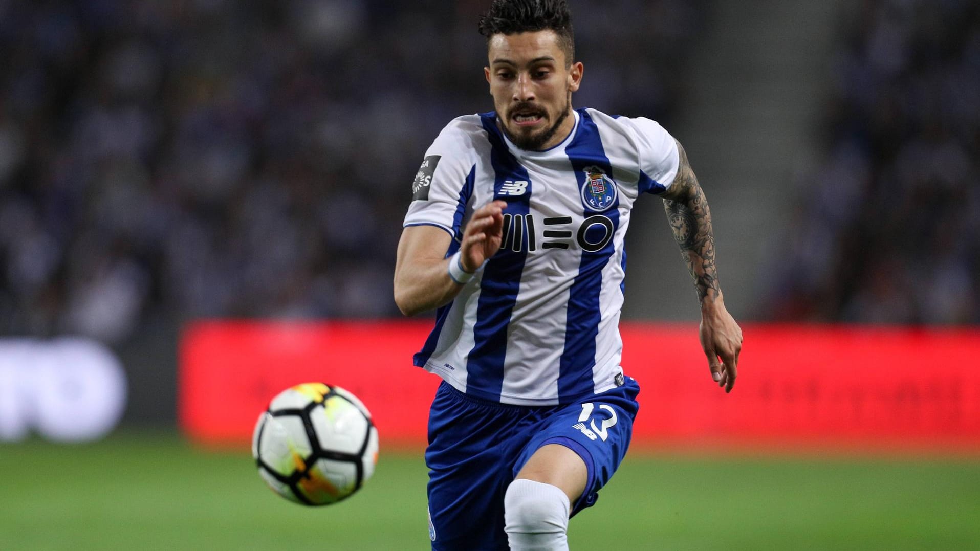 Sicher am Ball: Alex Telles spielt seit 2016 beim FC Porto.