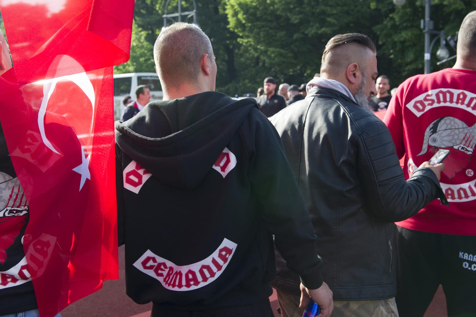Mitglieder der Osmanen Germaniain Berlin: Innenminister Horst Seehofer (CSU) hat die Rockergruppe verboten.