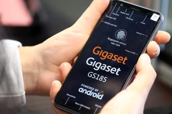 Das Gigaset GS185: Das Smartphone wird in Bocholt fertiggestellt.