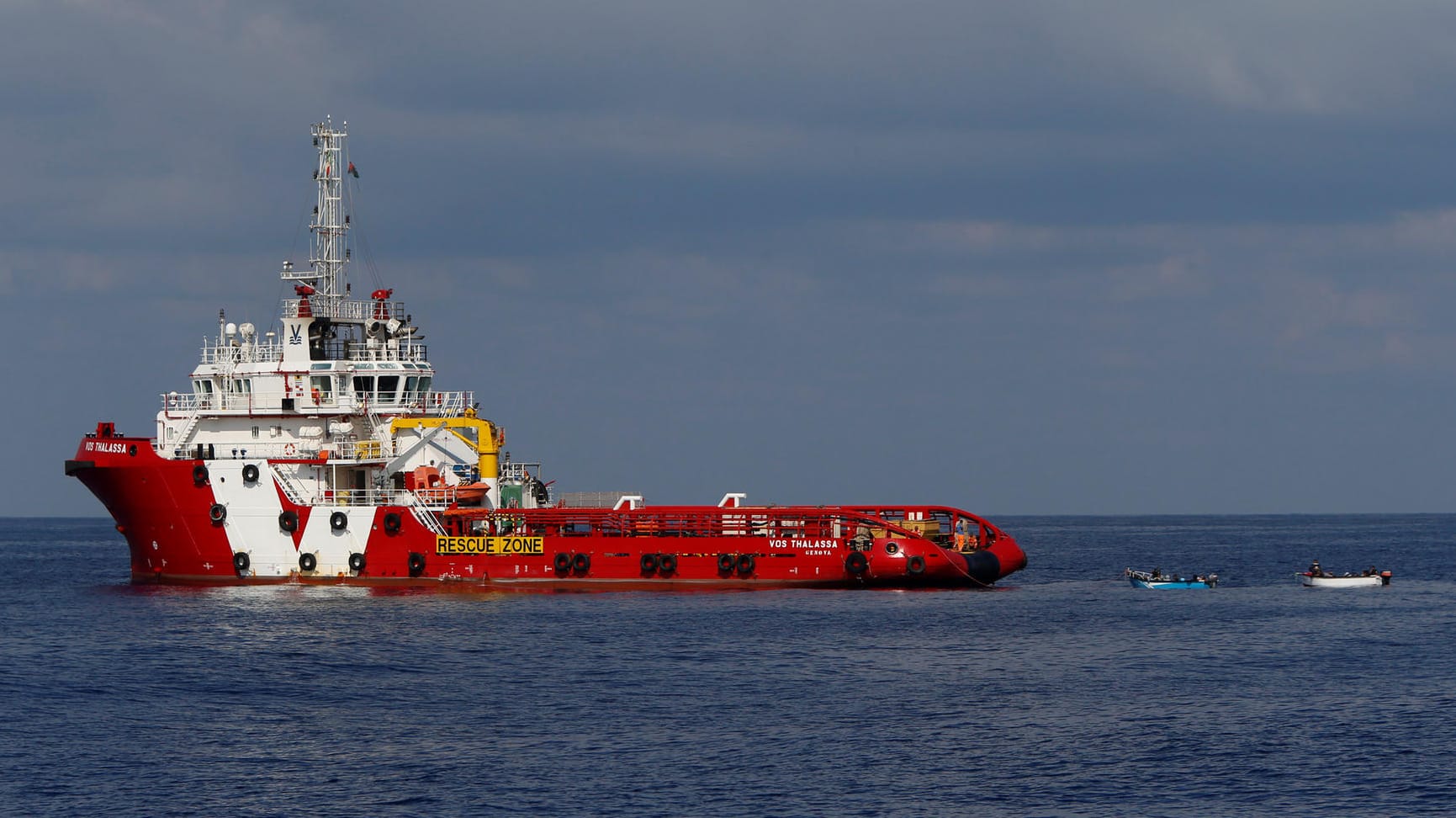 Die Vos Thalassa auf hoher See: Italiens Regierung fordert Libyen auf, die 66 Flüchtlinge aufzunehmen. (Archivbild) Die Vos Thalassa auf hoher See: Italiens Regierung fordert Libyen auf, die 66 Flüchtlinge aufzunehmen. (Archivbild)