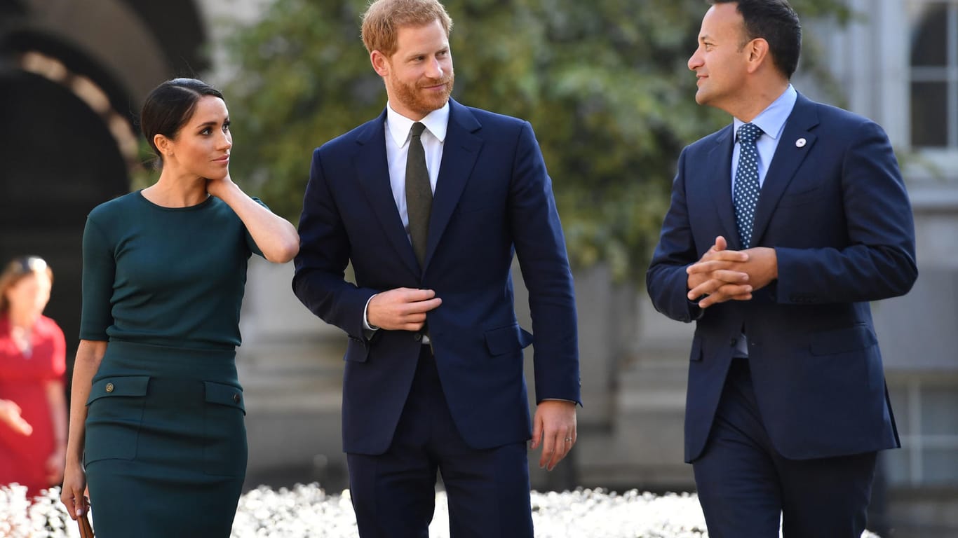 Herzogin Meghan und Prinz Harry: Bei ihrer Ankunft in Dublin wurden sie von Leo Varadkar, dem Premierminister von Irland, empfangen.