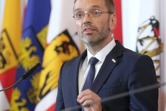 Herbert Kickl (FPÖ): Österreichs Innenminister will Asylanträge in Zukunft außerhalb der EU prüfen lassen.