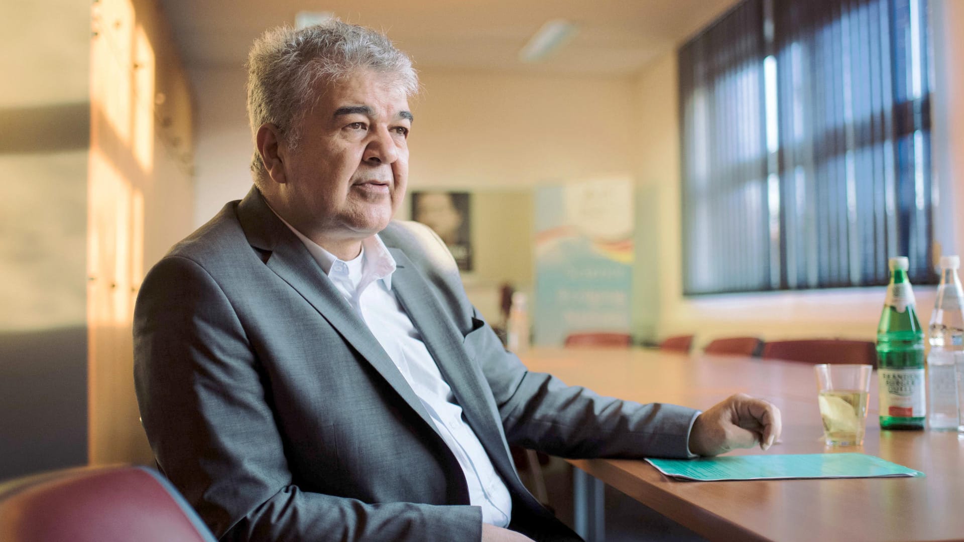 Gökay Sofuoglu: Der Bundesvorsitzende der Türkischen Gemeinde sagt, weitere Aufklärung des rechtsextremen Terrornetzwerks wäre notwendig gewesen. Gökay Sofuoglu: Der Bundesvorsitzende der Türkischen Gemeinde sagt, weitere Aufklärung des rechtsextremen Terrornetzwerks wäre notwendig gewesen.