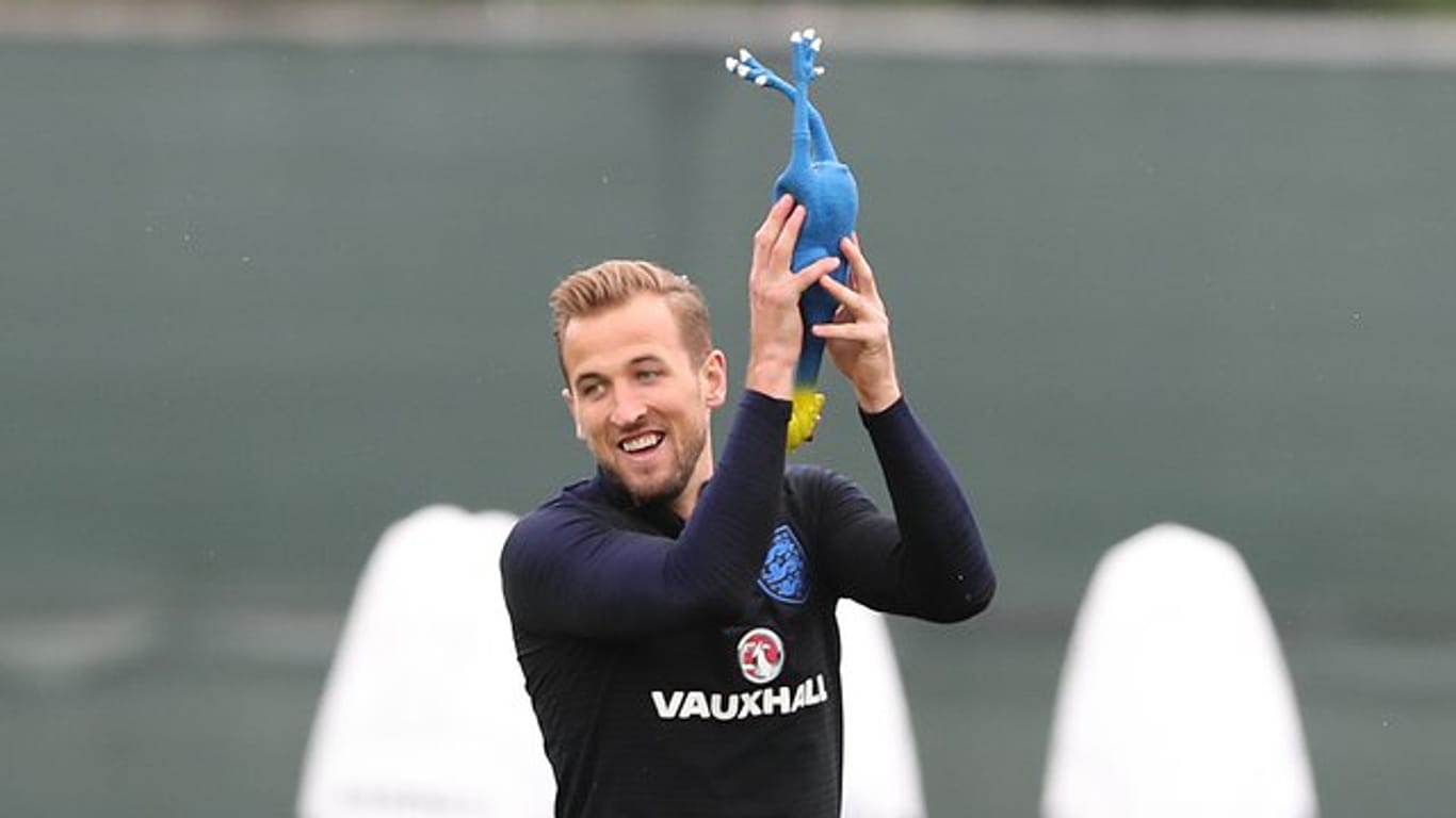 Die Engländer um Stürmerstar Harry Kane trainierten vor dem WM-Halbfinale mit Gummihühnern.