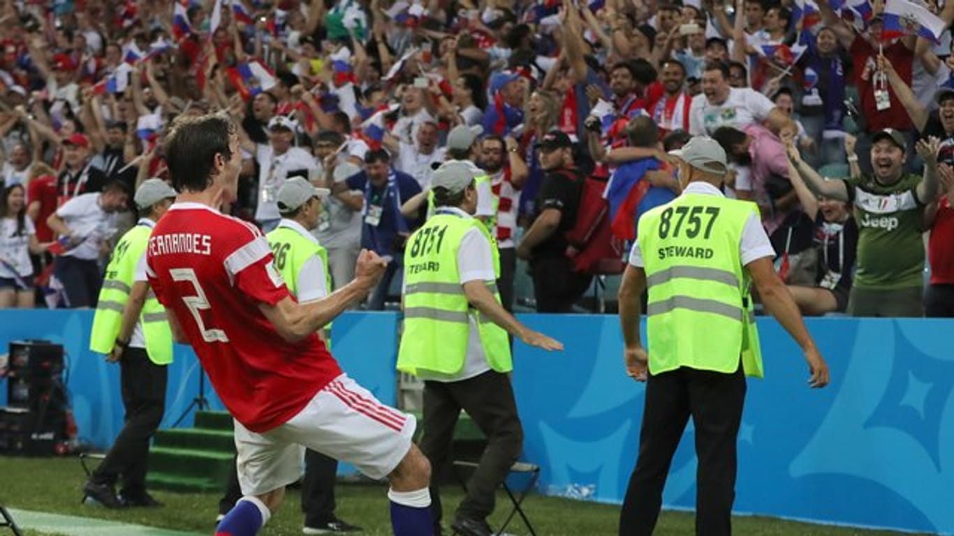 Russlands Mario Fernandes stürmte mit seinem Team bis ins WM-Viertelfinale.