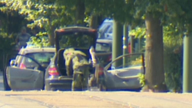 Einsatzkräfte in Brüssel: Hinter dem geplanten Anschlag durch das belgische Ehepaar soll ein iranischer Diplomat stehen.