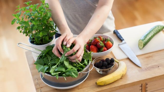 Wer es besonders gut machen will, isst auch Obst und Gemüse nicht einseitig - sondern kombiniert geschickt.