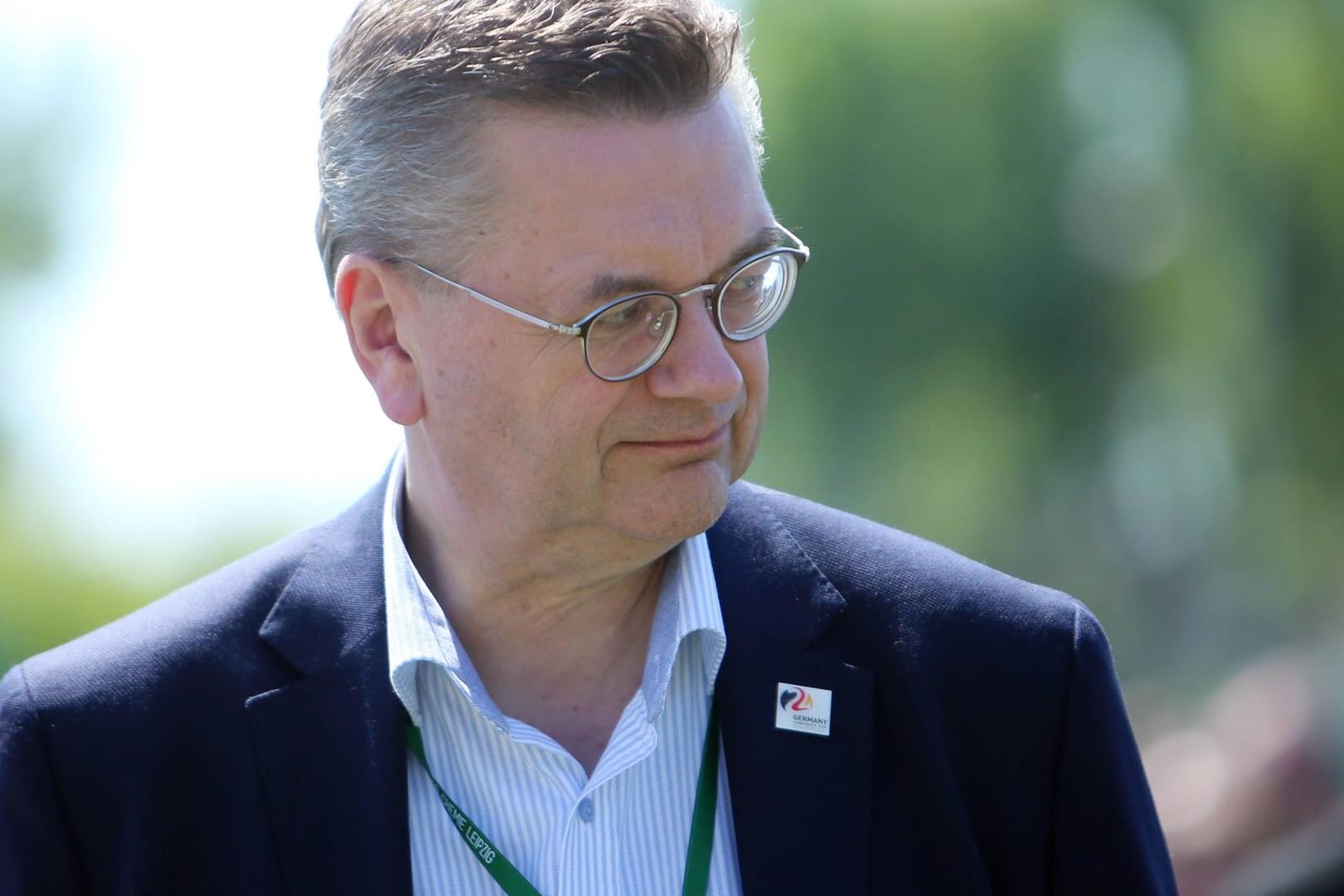 Reinhard Grindel, hier beim Sachsenpokal-Finale, steht massiv unter Druck. Das Krisenmanagement des DFB entpuppt sich immer mehr als katastrophal.