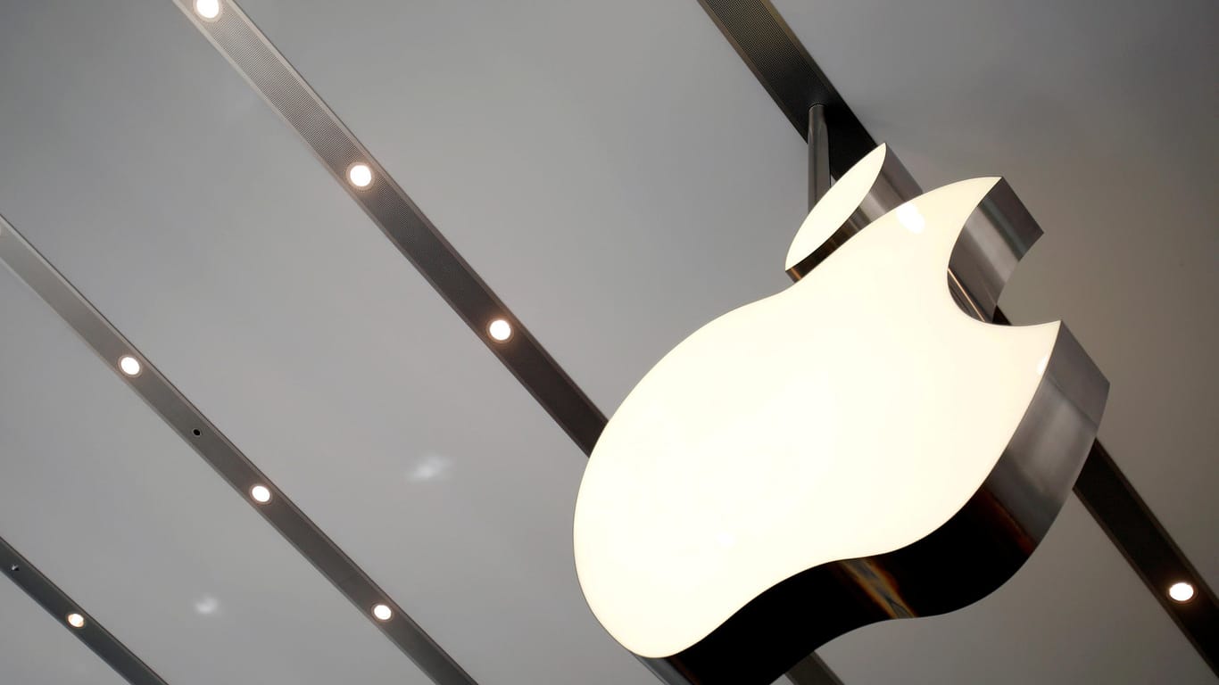 Apple-Logo: Ein Mitarbeiter soll Betriebsgeheimnisse gestohlen haben.
