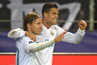 Luka Modric (li.) und Cristiano Ronaldo: Nach sechs Jahren gehen die Fußball-Superstars getrennte Wege.