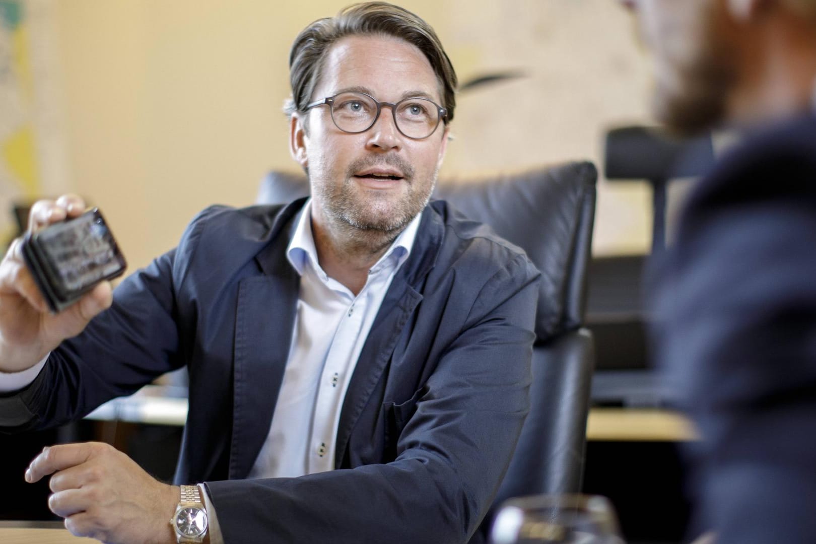 Bundesverkehrsminister Andreas Scheuer: Der CSU-Politiker hat versprochen, etwas gegen die zahllosen Funklöcher in Deutschland zu unternehmen.