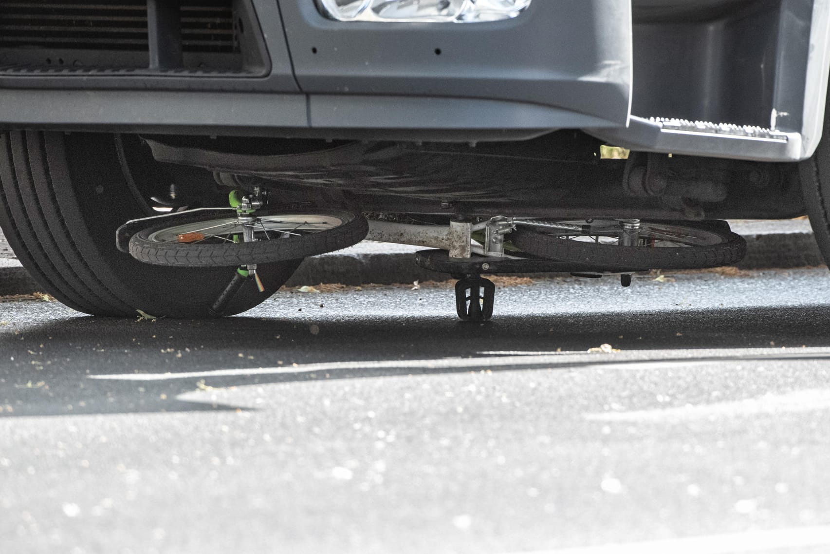 Spuren eines Radfahrer-Unfalls: Die Zahl der Verkehrstoten sinkt – traurige Ausnahme sind die Fahrradfahrer.