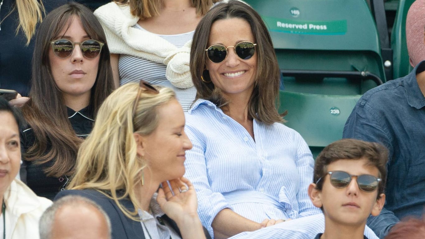 Gut gelaunt in Wimbledon: Sport-Fan Pippa Middleton genießt ihre Schwangerschaft.