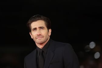 Der US-Schauspieler Jake Gyllenhaal fordert mehr differenzierte Debatten bei politischen Fragen.