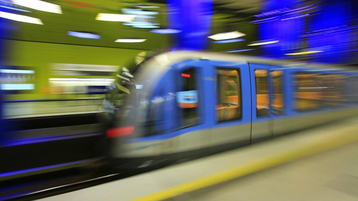 Die Münchener U-Bahn: Ein Fahrer soll eine junge Frau in einem Waggon vergewaltigt haben.