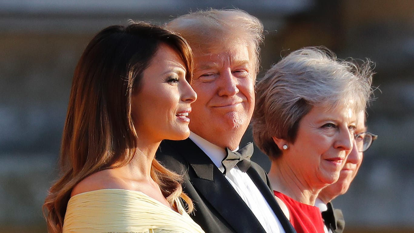 Donald Trump mit seiner Gattin Melania und Theresa May.