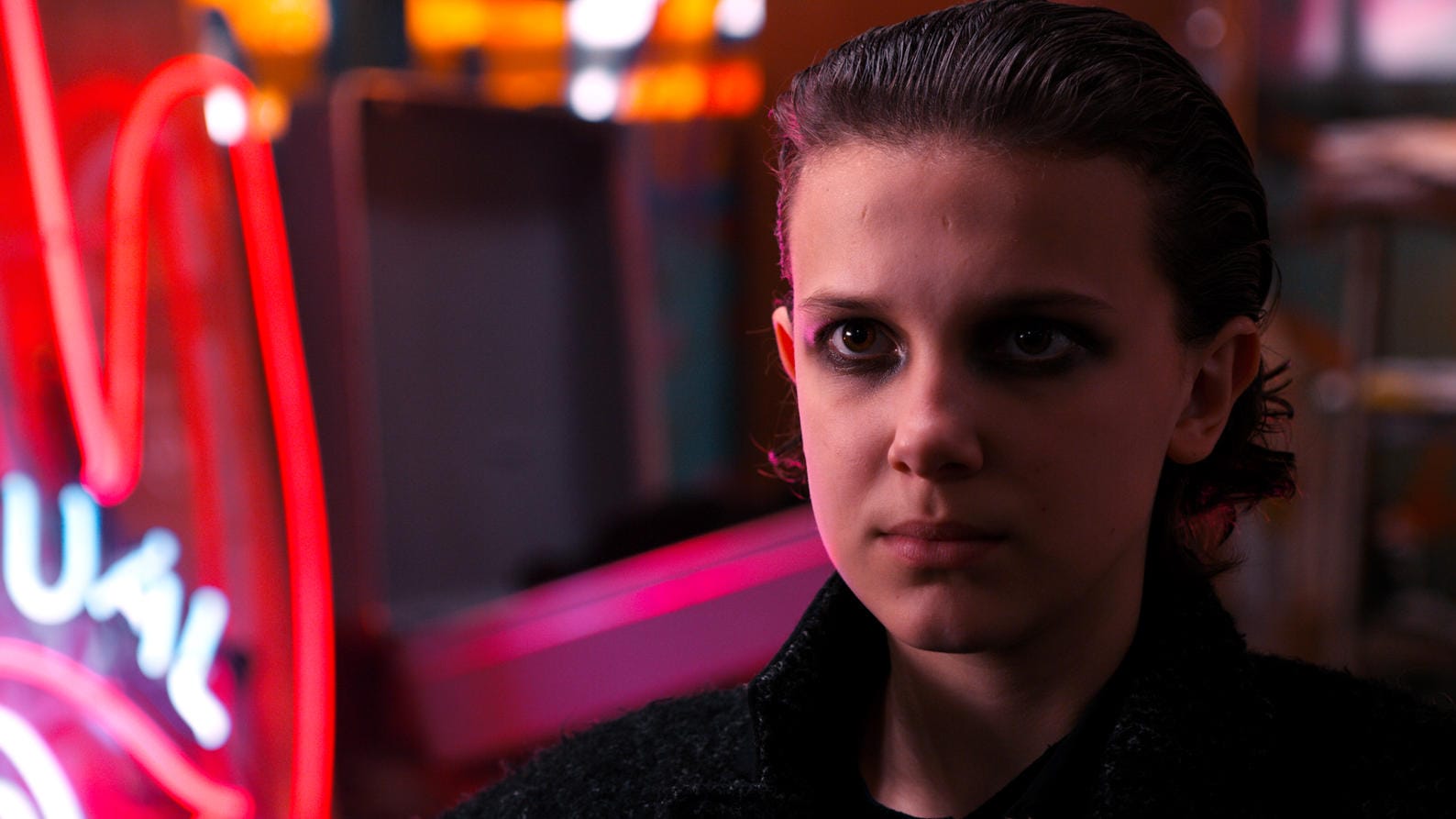 Netflix könnte bei den nächsten Emmy Awards der große Abräumer sein: Millie Bobby Brown ist als beste Nebendarstellerin in einer Dramaserie nominiert. Die zweite Staffel SciFi-Mysteriyserie wurde im Oktober 2017 bei dem Streamingdienst veröffentlicht.