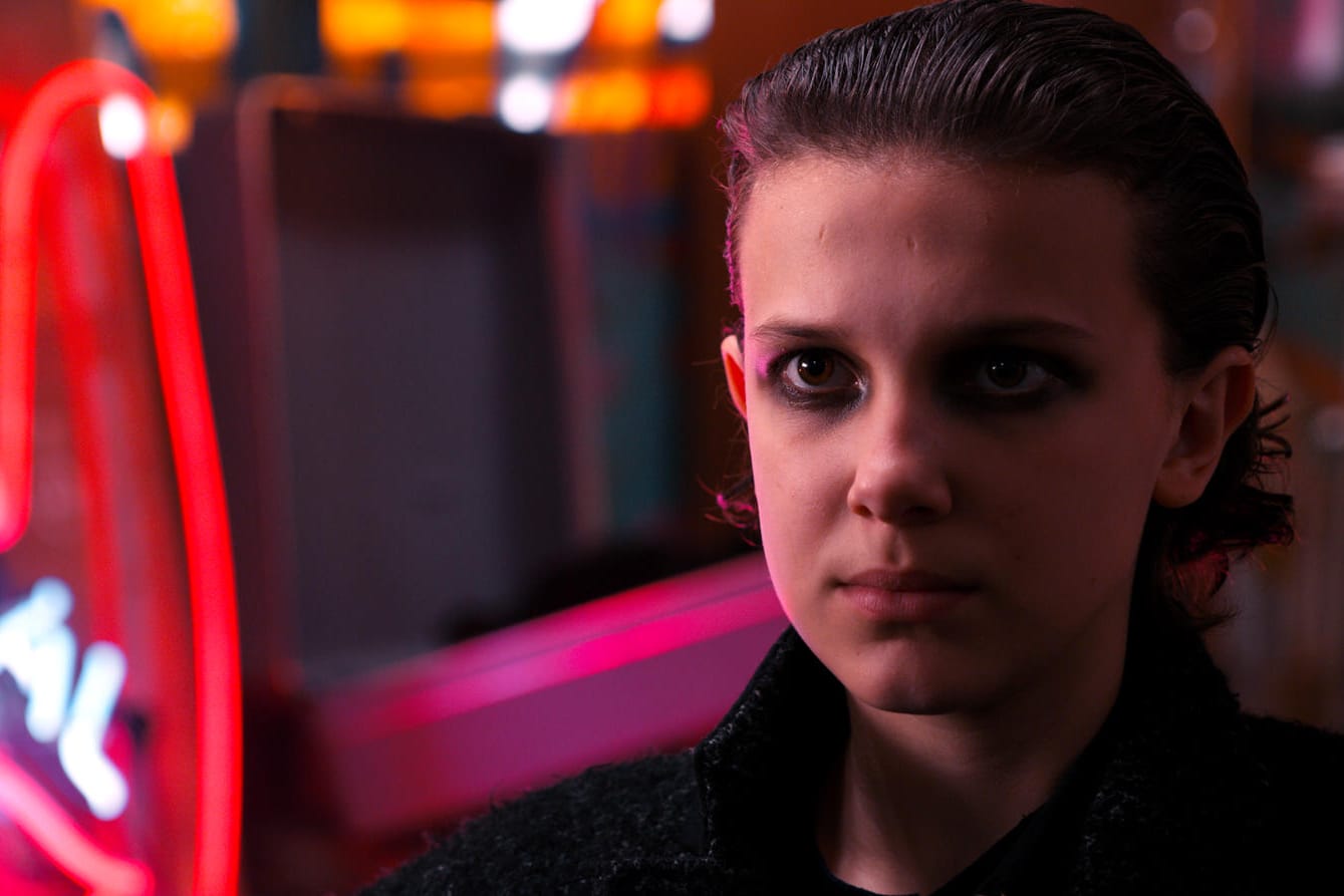 Netflix könnte bei den nächsten Emmy Awards der große Abräumer sein: Millie Bobby Brown ist als beste Nebendarstellerin in einer Dramaserie nominiert. Die zweite Staffel SciFi-Mysteriyserie wurde im Oktober 2017 bei dem Streamingdienst veröffentlicht.