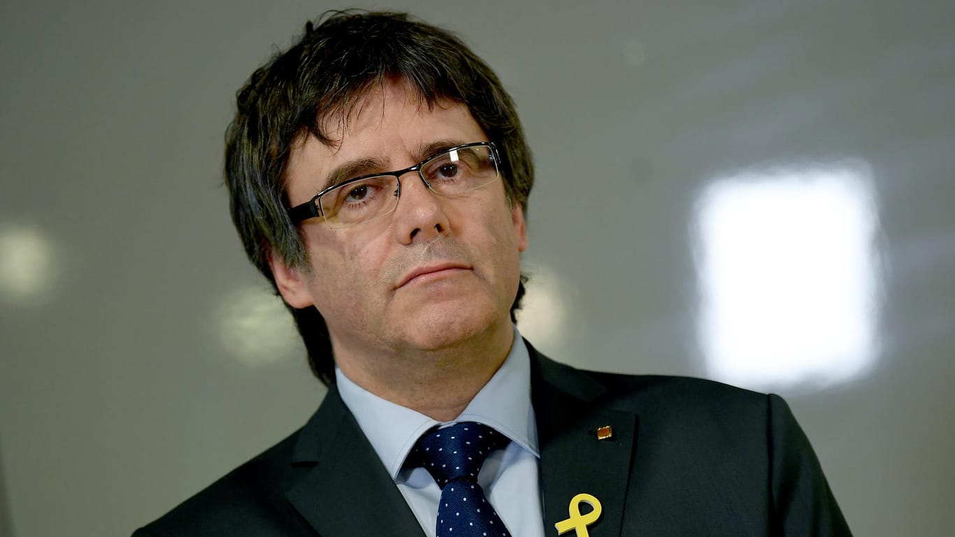 Carles Puigdemont: Ihm werden Rebellion und Veruntreuung öffentlicher Mittel vorgeworfen.