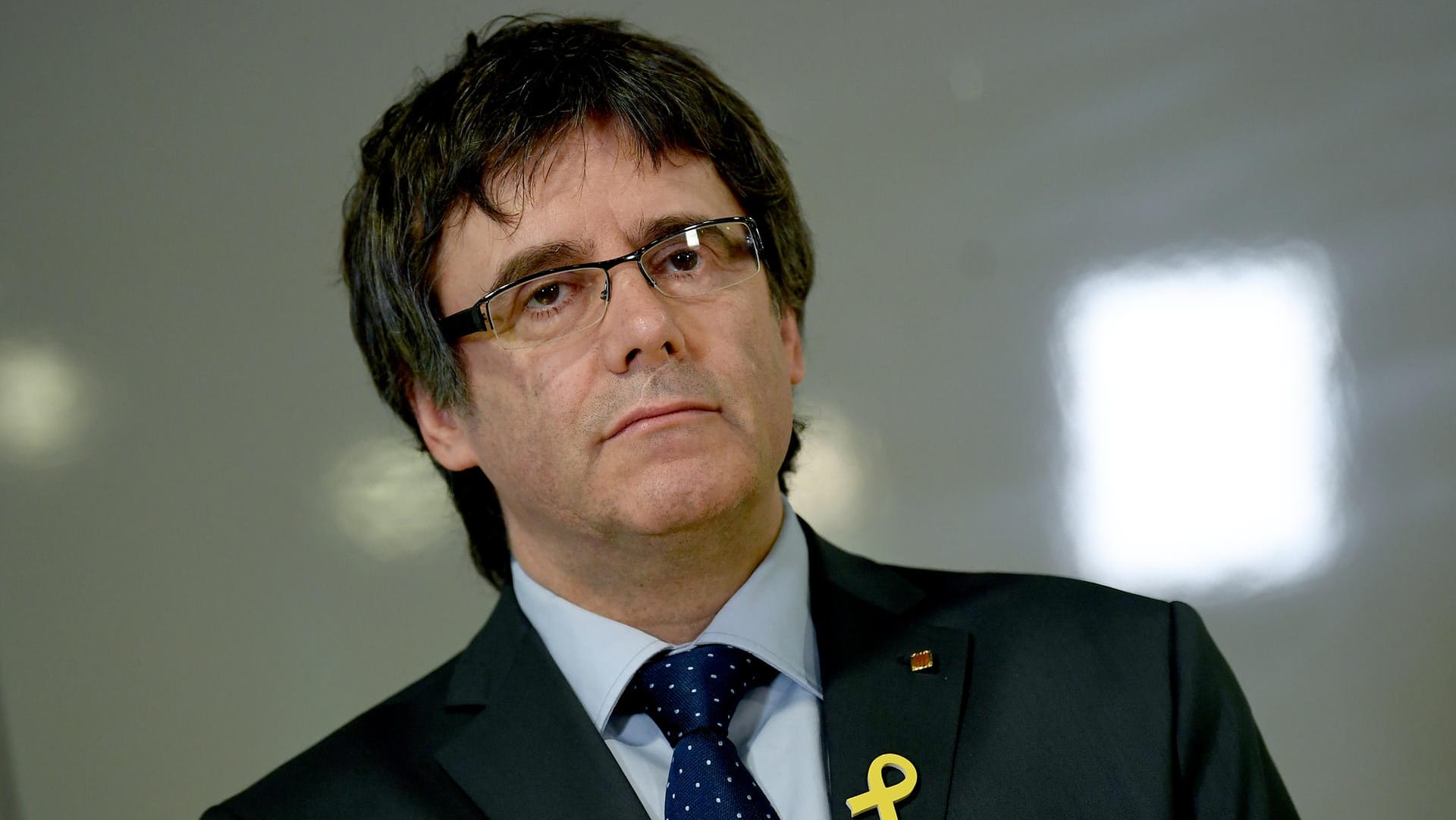 Carles Puigdemont: Ihm werden Rebellion und Veruntreuung öffentlicher Mittel vorgeworfen. Carles Puigdemont: Ihm werden Rebellion und Veruntreuung öffentlicher Mittel vorgeworfen.