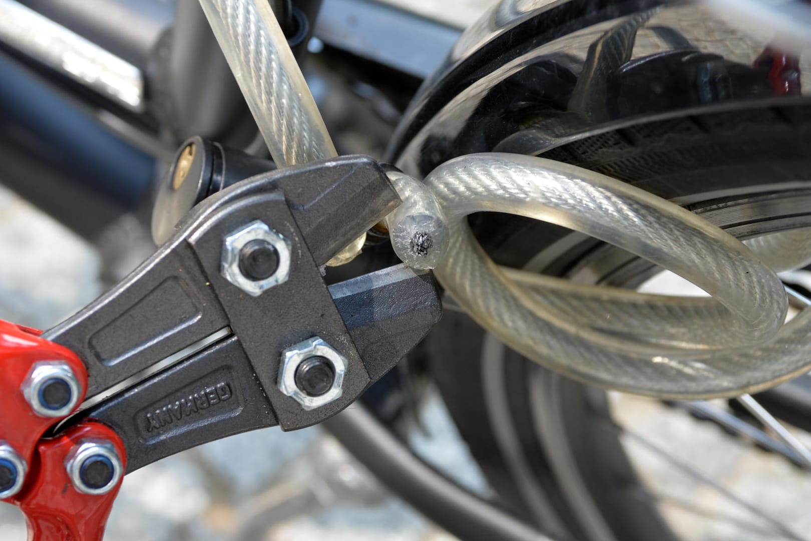Fahrrad-Diebstahl: Mit einem GPS-Tracker können Sie Ihr geklautes Bike wiederfinden (Symbolbild).