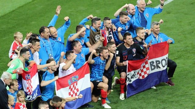 In Kroatiens Nationalmannschaft werden vor dem WM-Finale gegen Frankreich große Hoffnungen gesetzt. In Kroatiens Nationalmannschaft werden vor dem WM-Finale gegen Frankreich große Hoffnungen gesetzt.